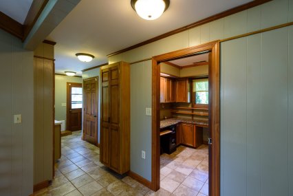 Hall-to-office-mudroom-up