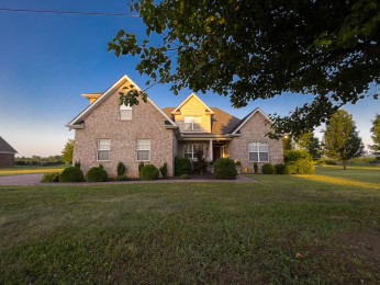 Exterior-132-North-Point-Dr-Shelbyville-TN-Real-estate-1
