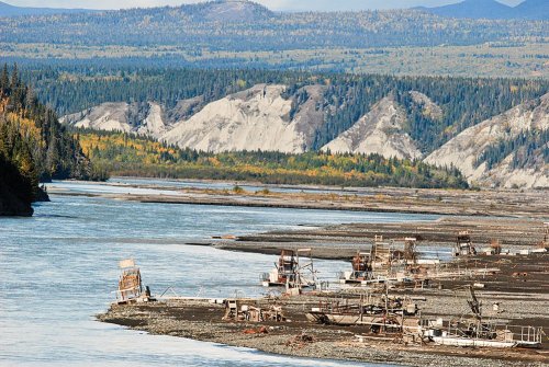Alaska_Wrangel-St.-Elias-NP_Copper-River-fish-wheels-1